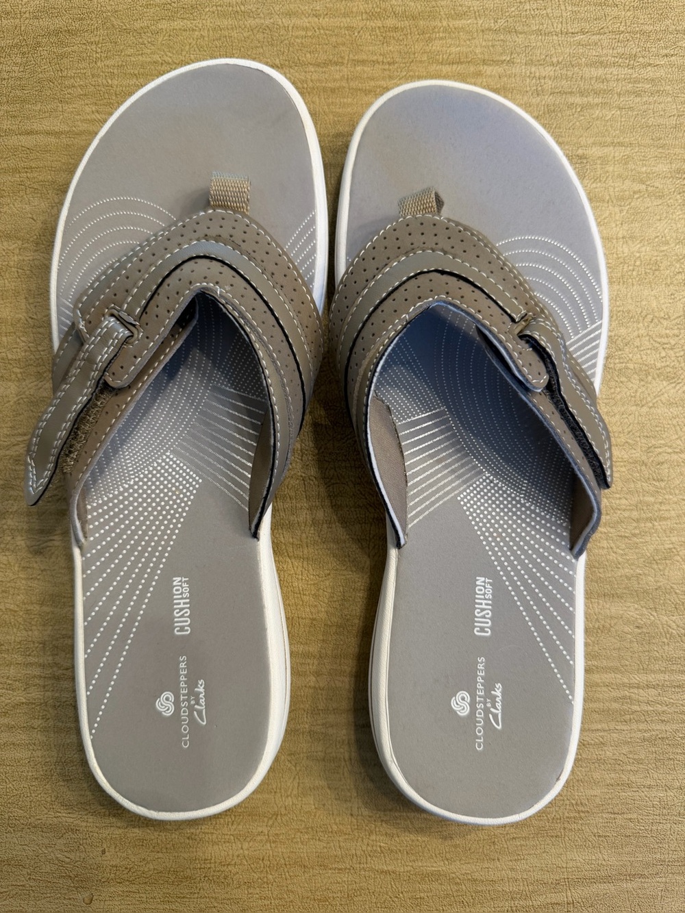 Woman’s Cloudsteppers by Clarks Cushioned Flip Flop Sandals -Size 8